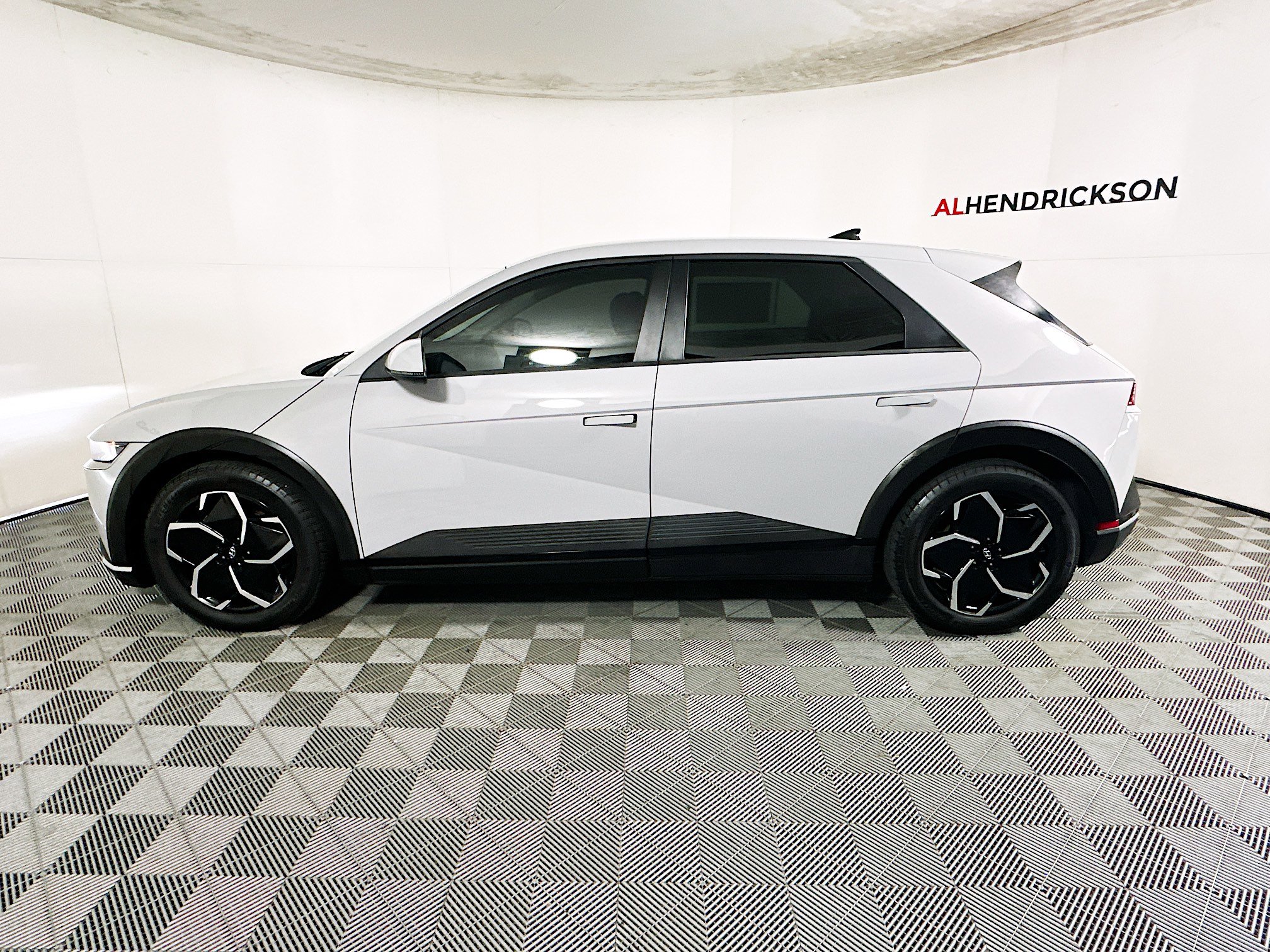 Used 2024 Hyundai Ioniq 5 SE image 6