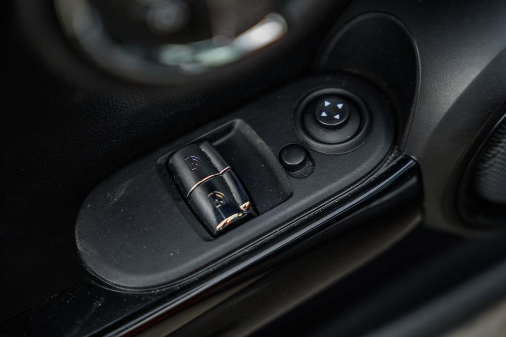 Used 2019 MINI Cooper S image 37