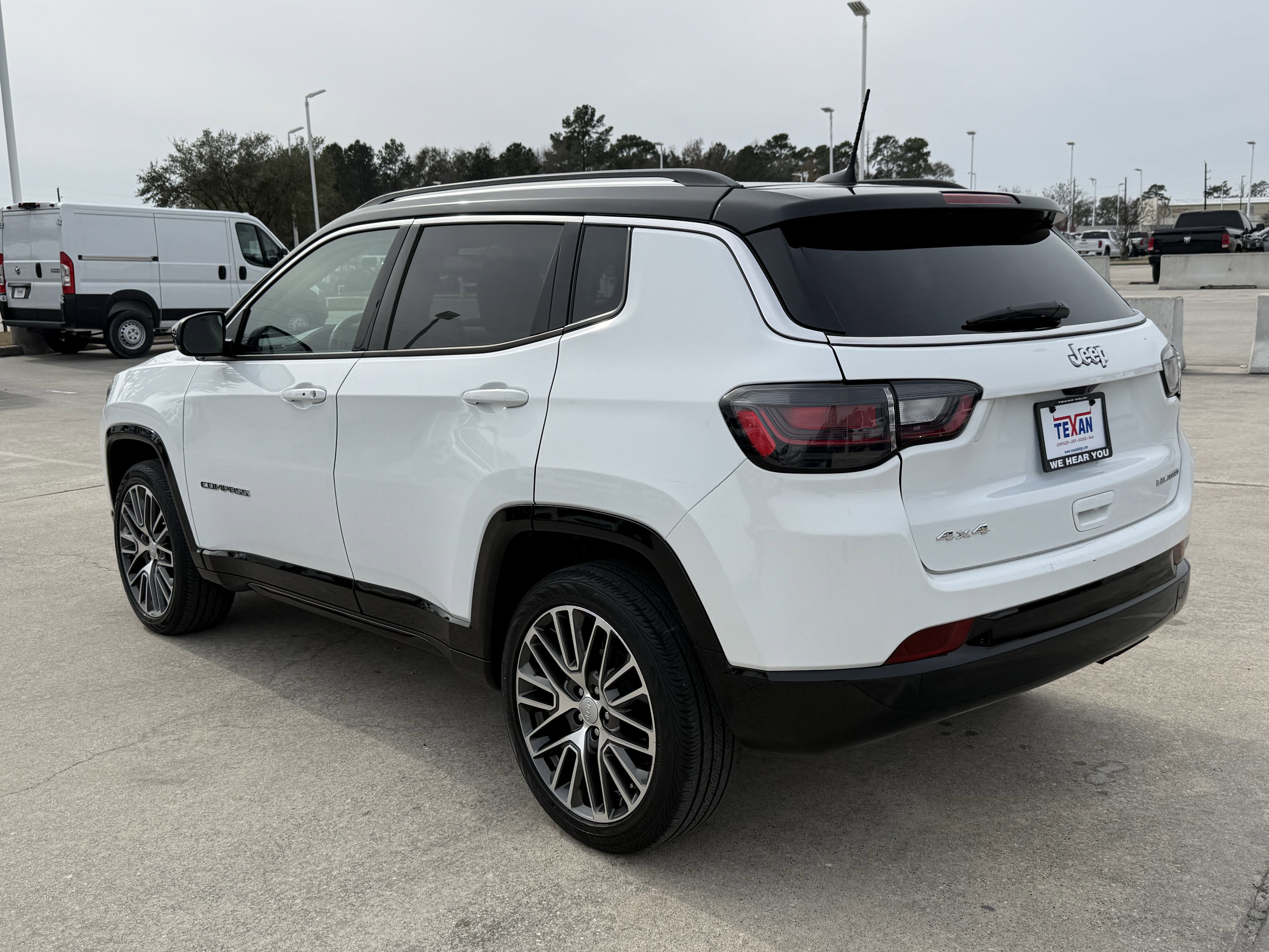 Used 2022 Jeep Compass Limited w/ Elite Group image 7