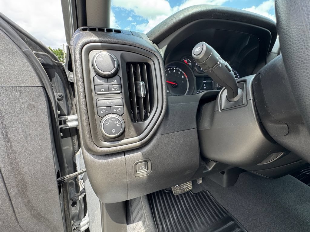 Used 2023 Chevrolet Silverado 1500 Custom AWD/4WD image 25