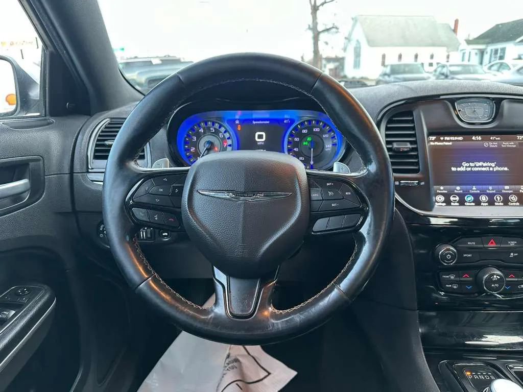 Used 2019 Chrysler 300 S image 31