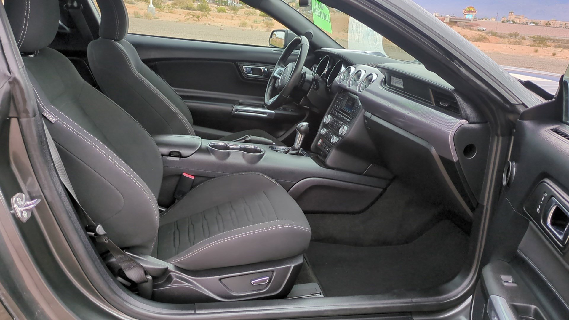 Used 2017 Ford Mustang Coupe image 28