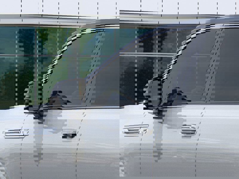 New 2025 Cadillac Escalade IQ Luxury 2 w/ LPO, Radiant Package image 36