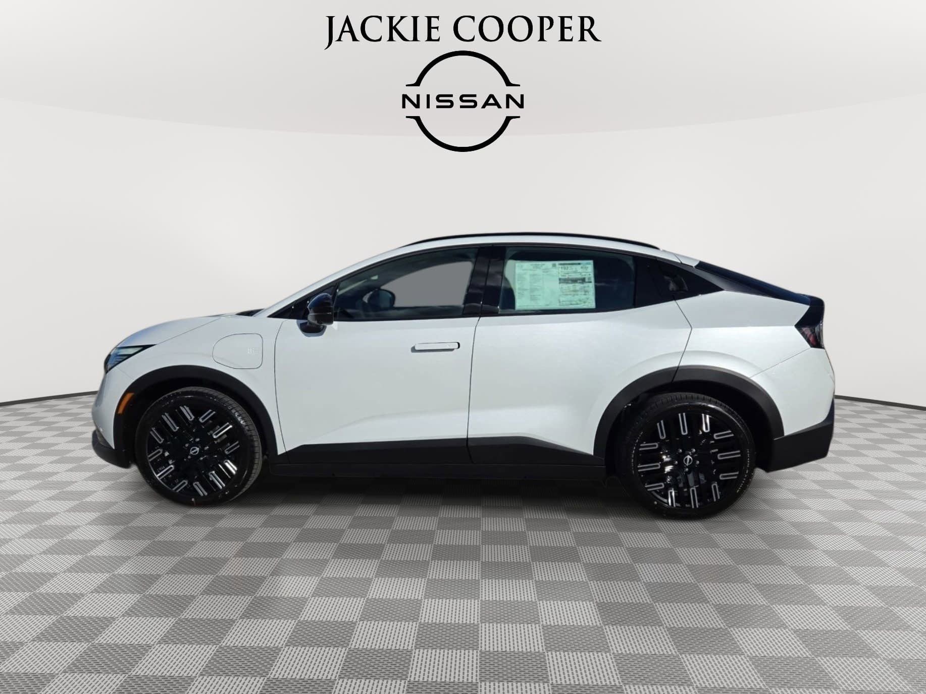 New 2026 Nissan Leaf Platinum+ image 2