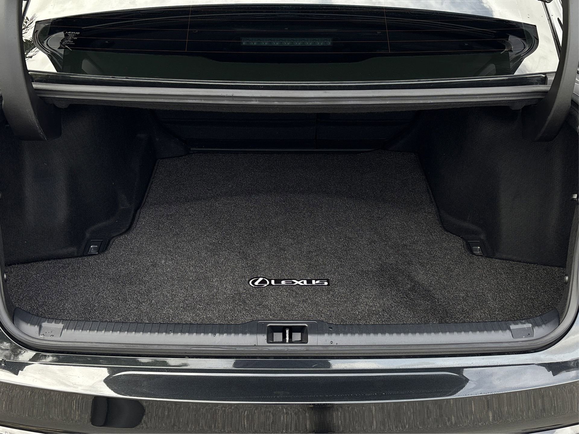 Used 2023 Lexus IS 350 F Sport image 11