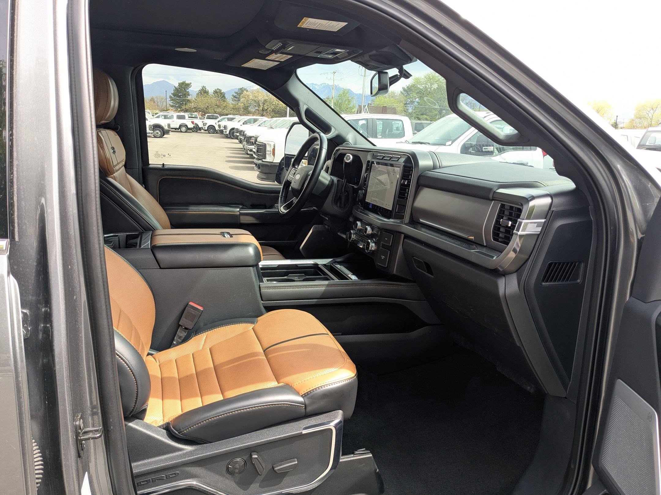 Used 2024 Ford F450 Platinum image 33