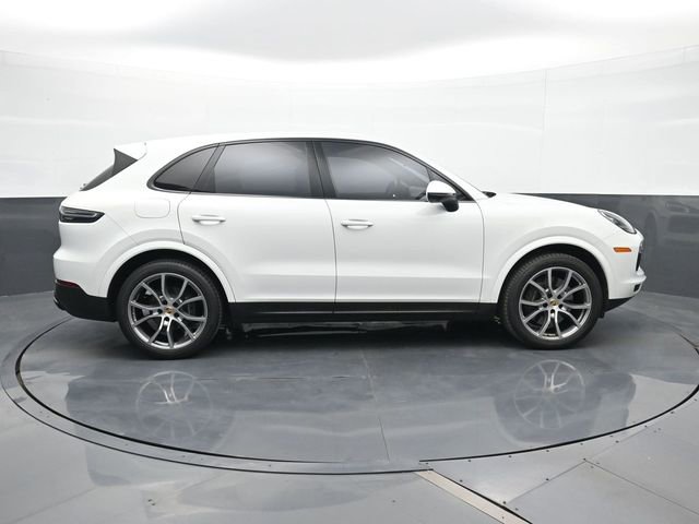 Certified 2022 Porsche Cayenne Platinum Edition image 24