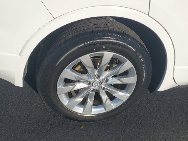 Certified 2018 Buick Envision Essence FWD image 5
