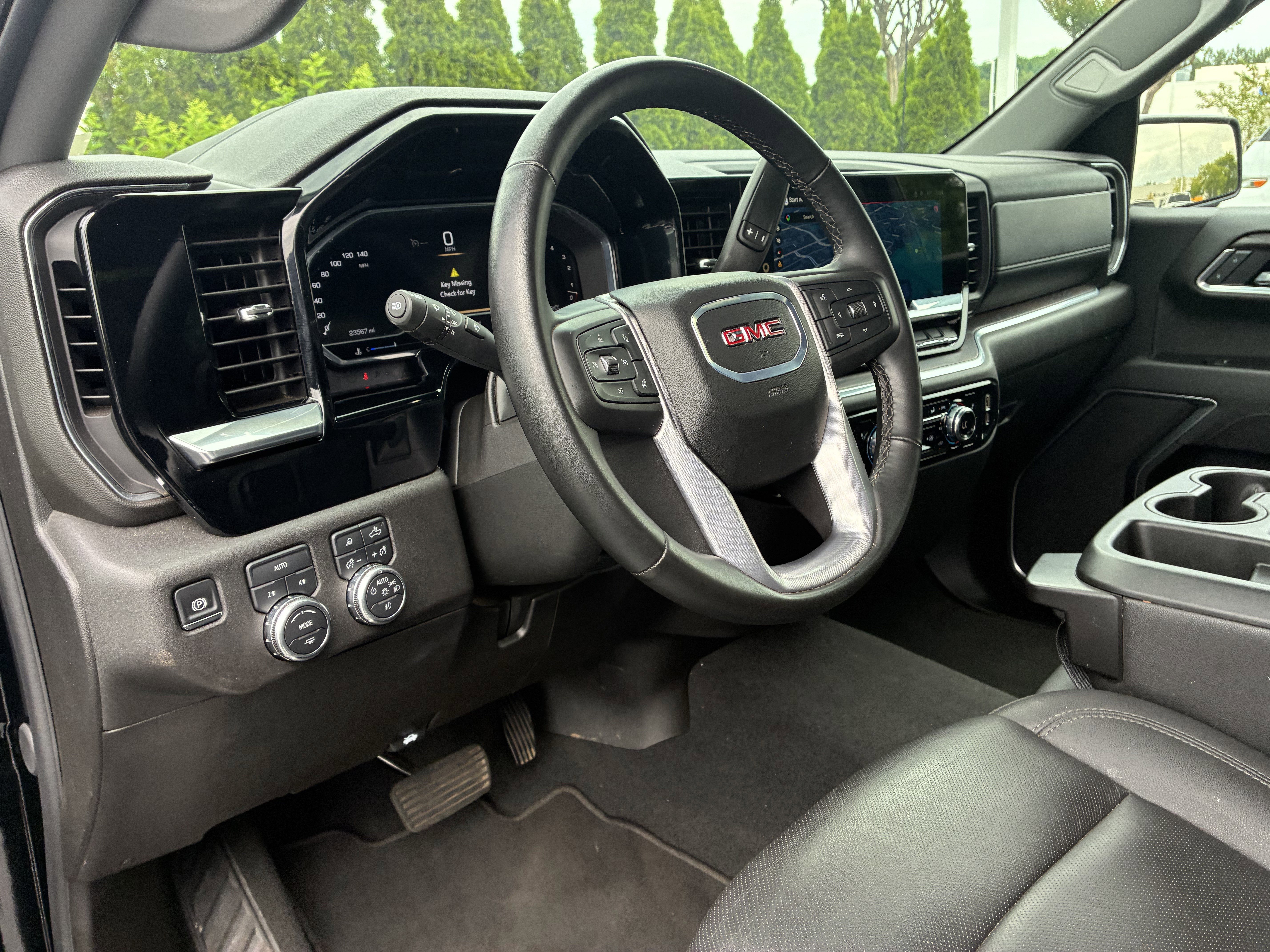 Used 2025 GMC Sierra 1500 SLT AWD/4WD image 23
