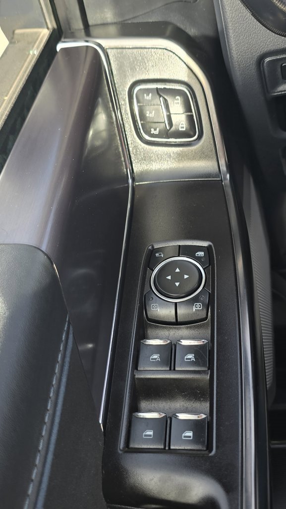 Used 2024 Ford F150 Platinum image 17