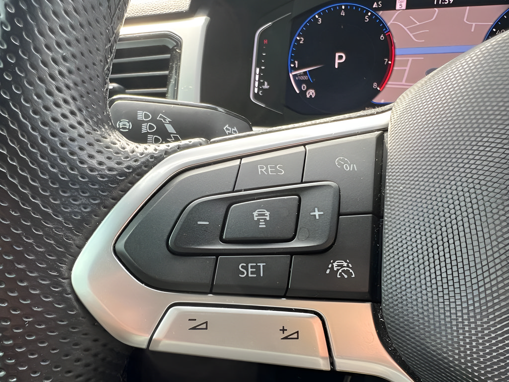 Used 2021 Volkswagen Atlas Cross Sport SEL R-Line FWD image 21