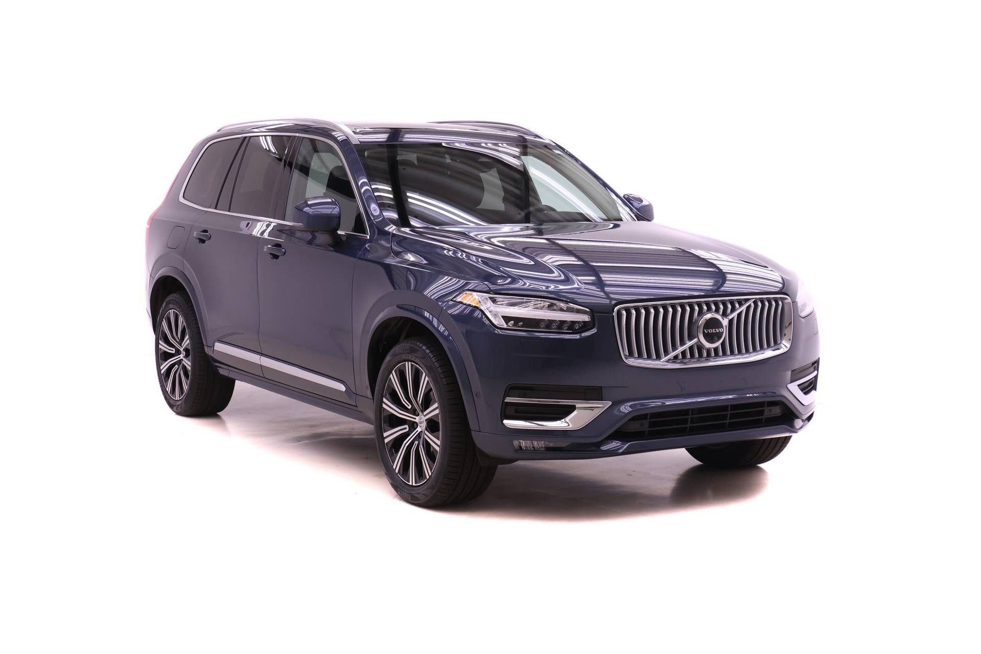 Used 2023 Volvo XC90 B6 Plus AWD/4WD image 2