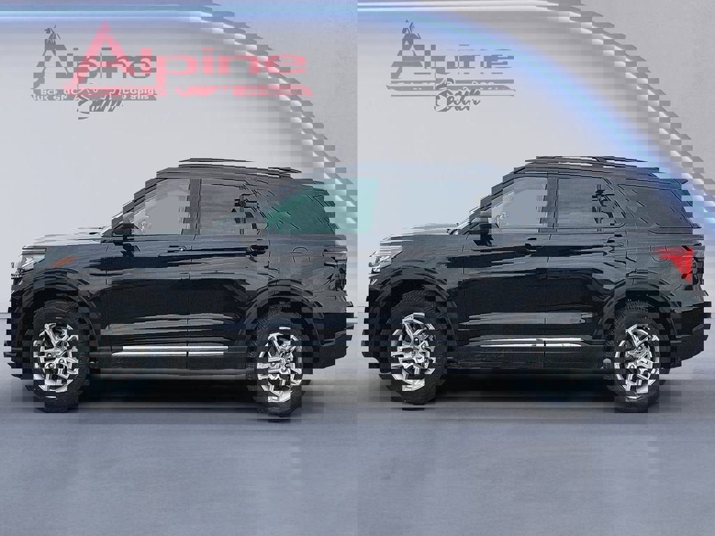 Used 2025 Ford Explorer Active image 2