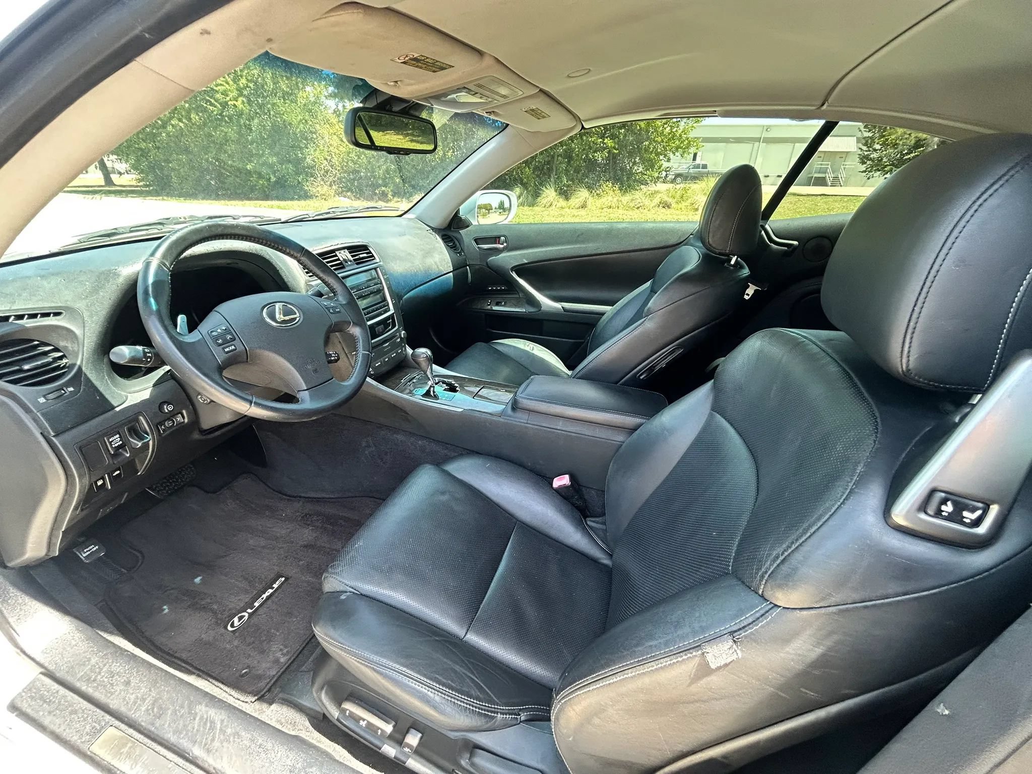 Used 2010 Lexus IS 350C RWD image 11
