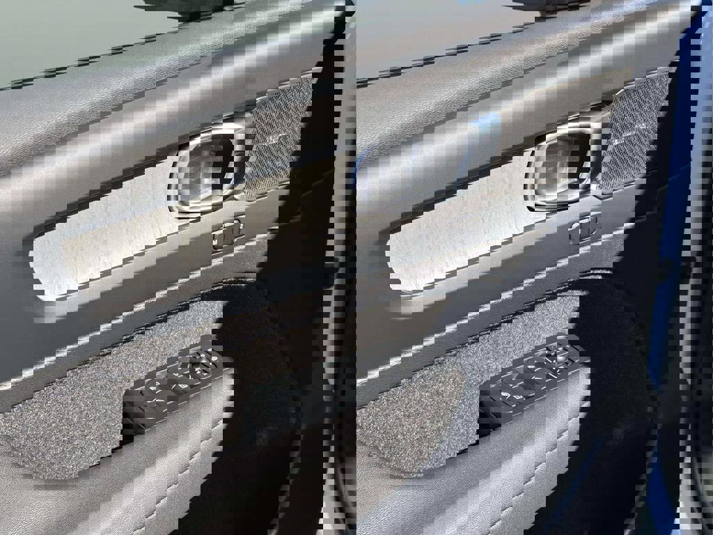 New 2026 Volvo XC40 B4 Plus w/ Protection Package Premier image 20