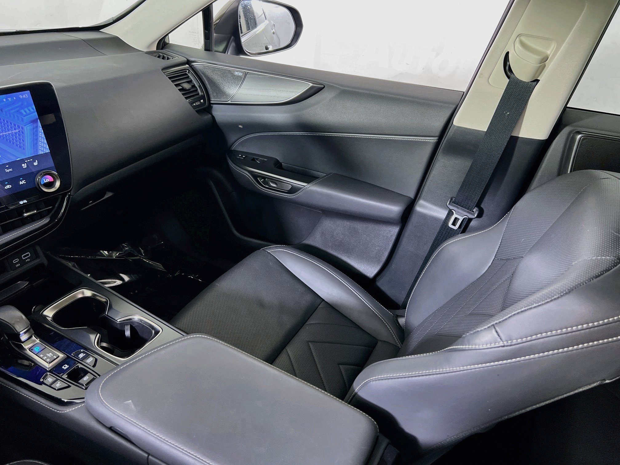 Used 2025 Lexus NX 450h+ AWD w/ Towing Package (2000 Lbs) image 24