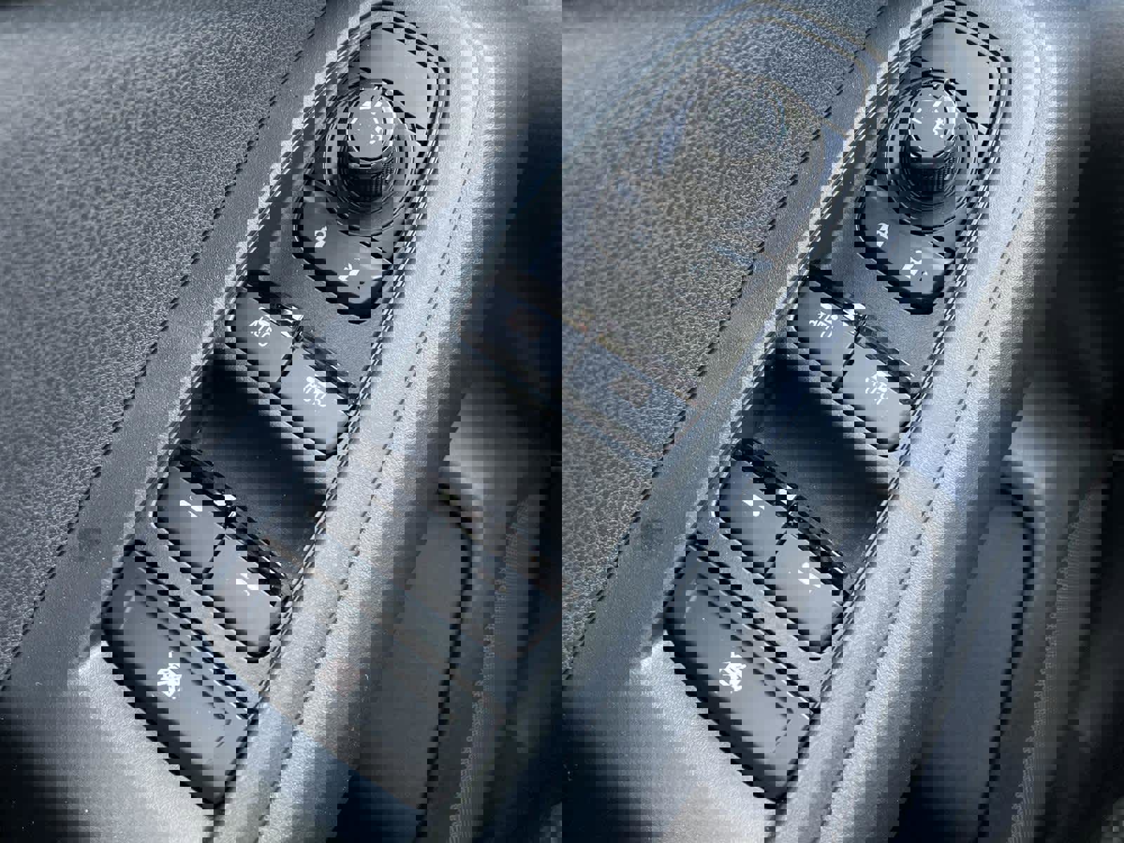 Certified 2025 Subaru Impreza 2.0i image 25