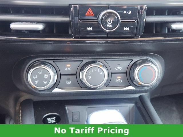 Used 2025 Nissan Kicks SV w/ Interior Electronics Package AWD/4WD image 18