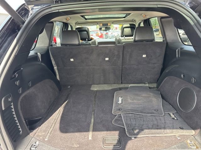 Used 2013 Jeep Grand Cherokee Overland w/ Advance Technology Group image 31