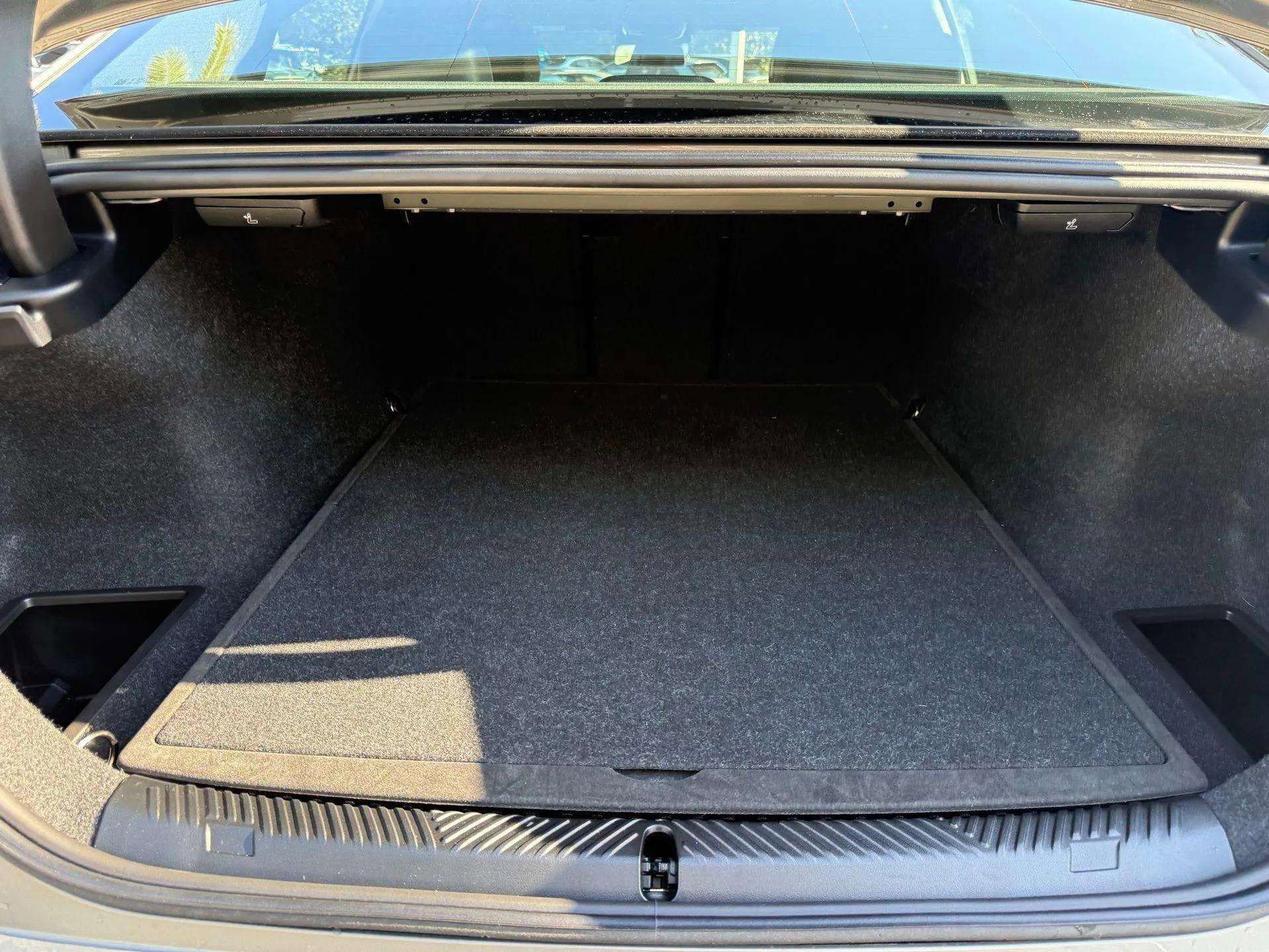 Used 2024 BMW 530i xDrive w/ Premium Package image 27