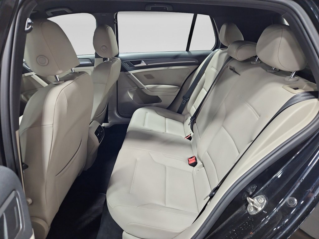 Used 2019 Volkswagen e-Golf SEL Premium image 19