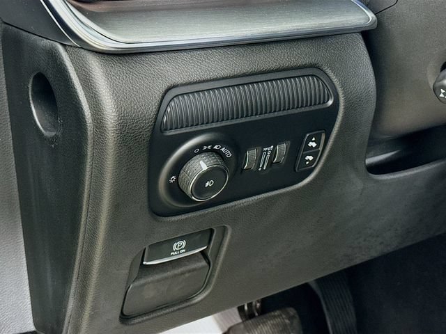 Used 2023 Jeep Wagoneer Series II RWD image 10