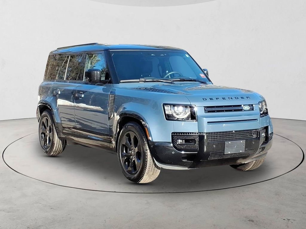 Used 2025 Land Rover Defender 110 X-Dynamic SE image 3