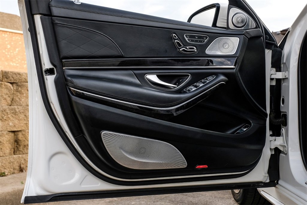 Used 2019 Mercedes-Benz S 560e w/ AMG Line Exterior image 48