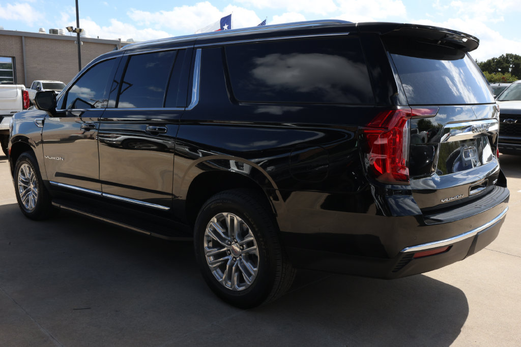 Used 2023 GMC Yukon XL SLT AWD/4WD image 7