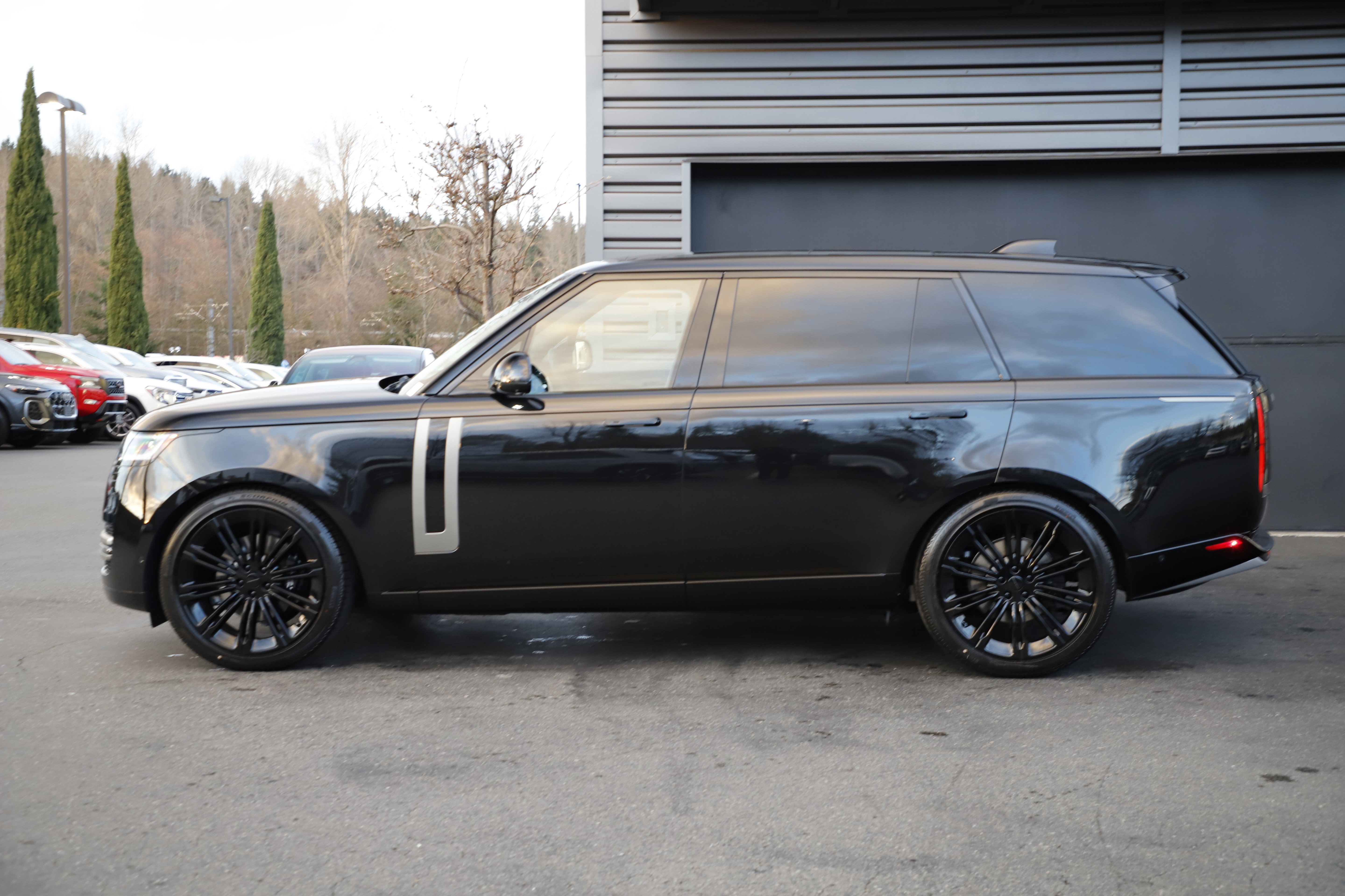 New 2026 Land Rover Range Rover Long Wheelbase SE image 5