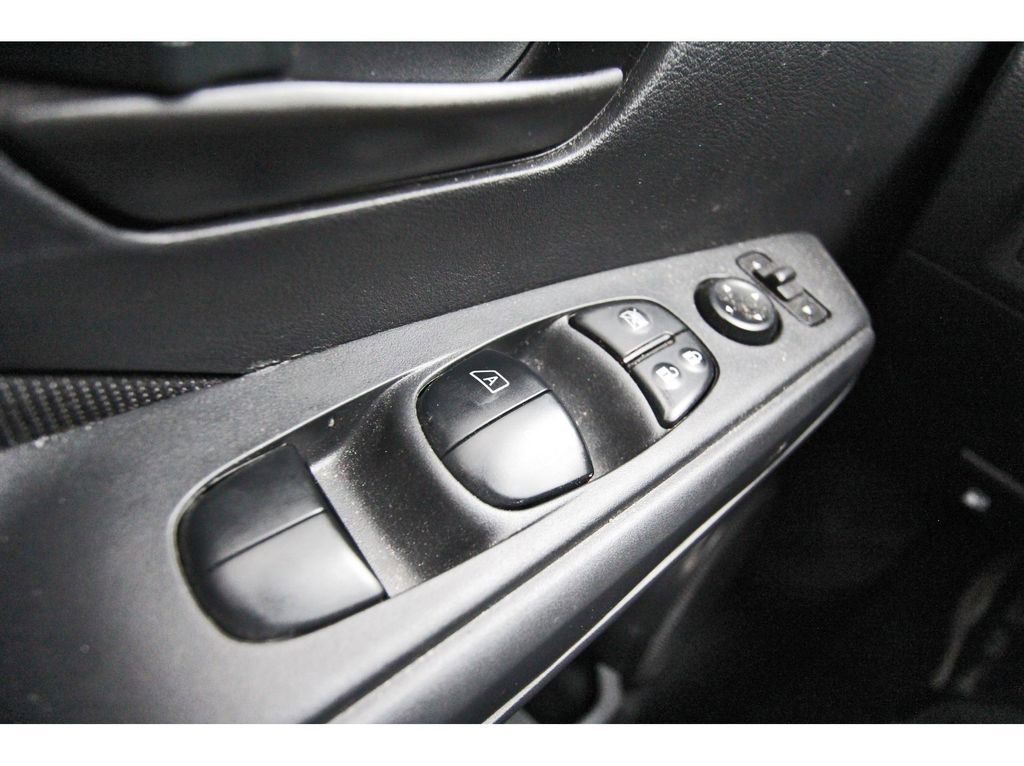 Used 2024 Nissan Kicks S image 15