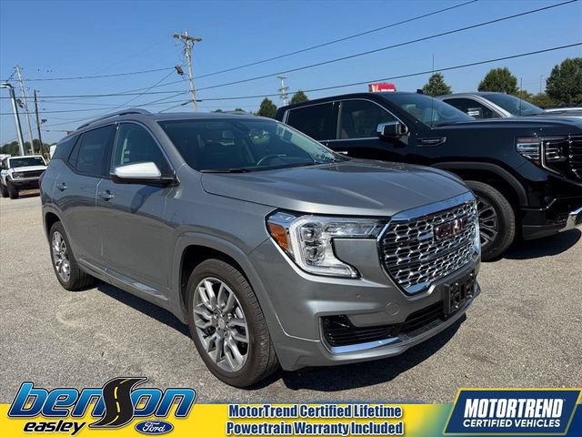 Used 2024 GMC Terrain Denali w/ Denali Premium Package AWD/4WD image 1