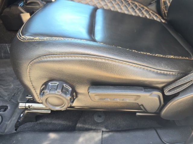 Used 2021 Jeep Gladiator Overland AWD/4WD image 16
