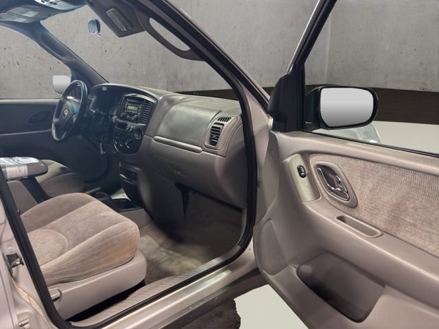 Used 2002 MAZDA Tribute 4WD image 17