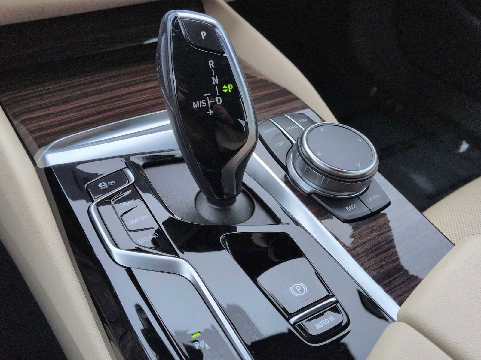 Used 2023 BMW 530i xDrive w/ Premium Package image 35