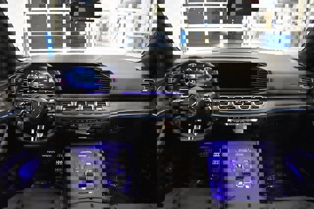 New 2026 Mercedes-Benz GLS 450 4MATIC image 5