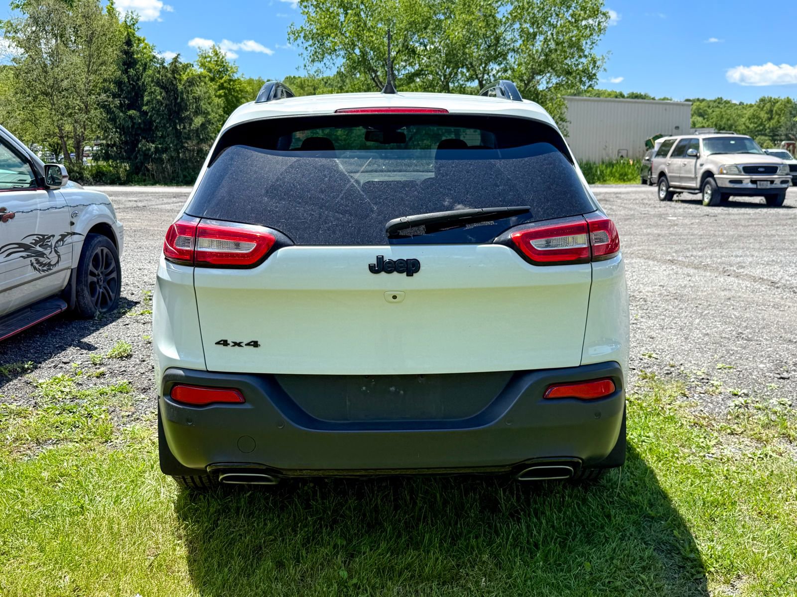 Used 2018 Jeep Cherokee Limited w/ Luxury Group AWD/4WD image 5