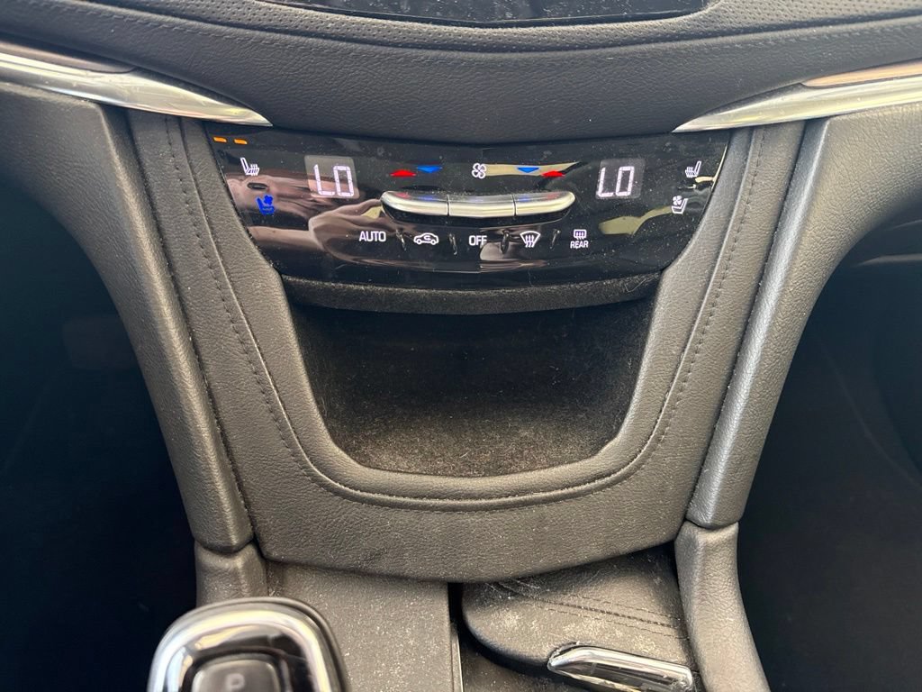 Used 2017 Cadillac XT5 Premium Luxury w/ Advanced Security Package AWD/4WD image 28