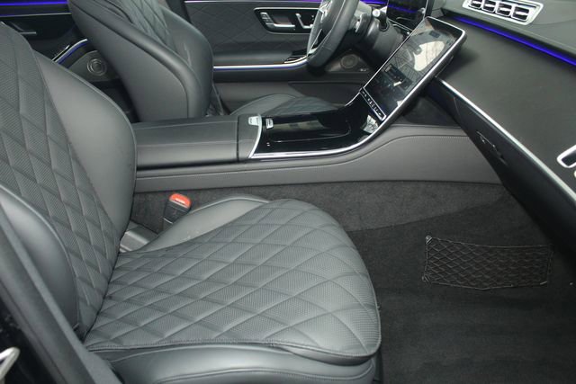 Used 2025 Mercedes-Benz S 580 4MATIC Sedan image 3