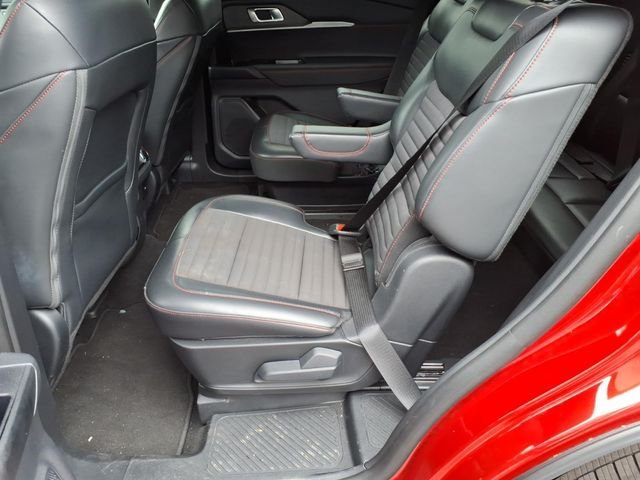 Used 2025 Ford Explorer ST-Line AWD/4WD image 17