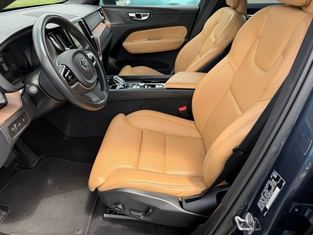 Used 2021 Volvo XC60 T8 Inscription AWD/4WD image 3