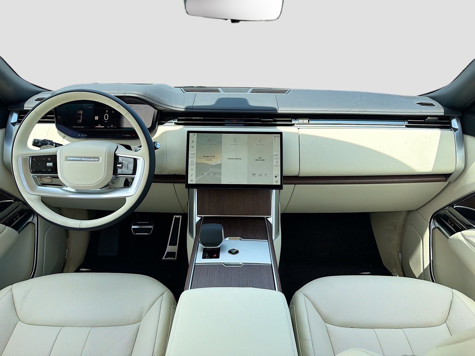 New 2026 Land Rover Range Rover Long Wheelbase SE AWD/4WD image 17
