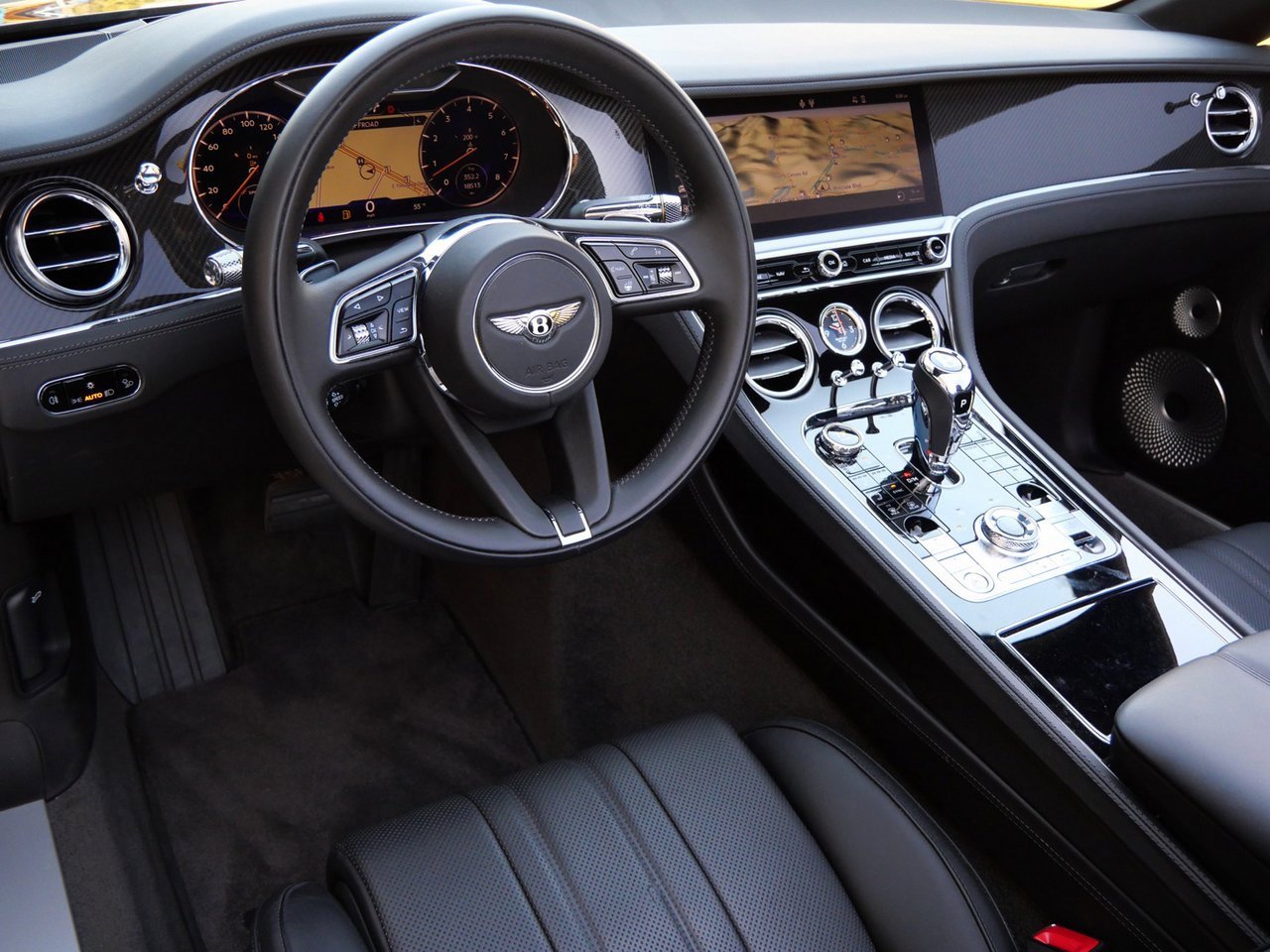 Used 2022 Bentley Continental GT image 2
