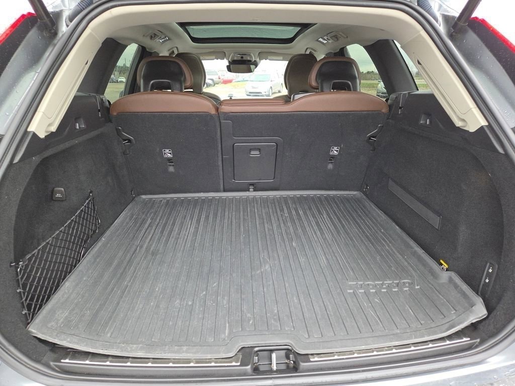 Used 2019 Volvo XC60 T5 Inscription w/ Protection Package Premier image 28