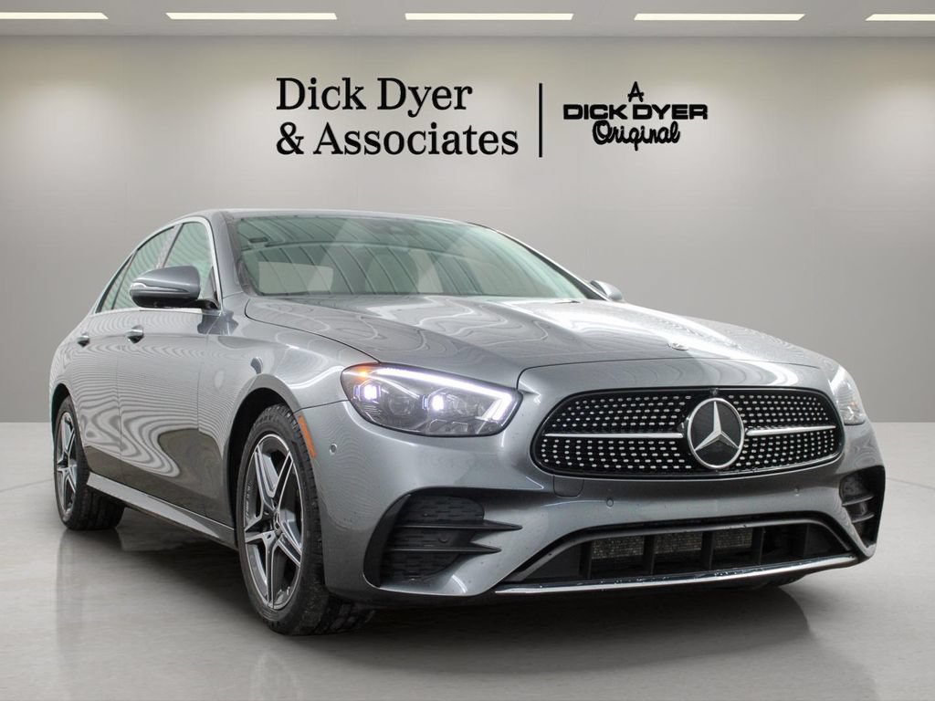 Used 2023 Mercedes-Benz E 350 4MATIC Sedan image 3