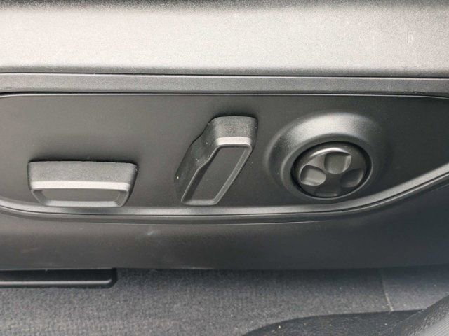 Used 2023 Jeep Grand Cherokee Laredo w/ Luxury Tech Group I AWD/4WD image 21