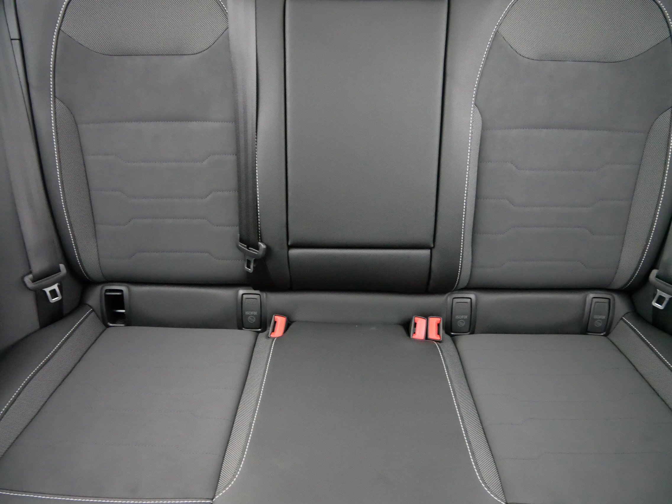 Certified 2025 Volkswagen Taos SE image 13