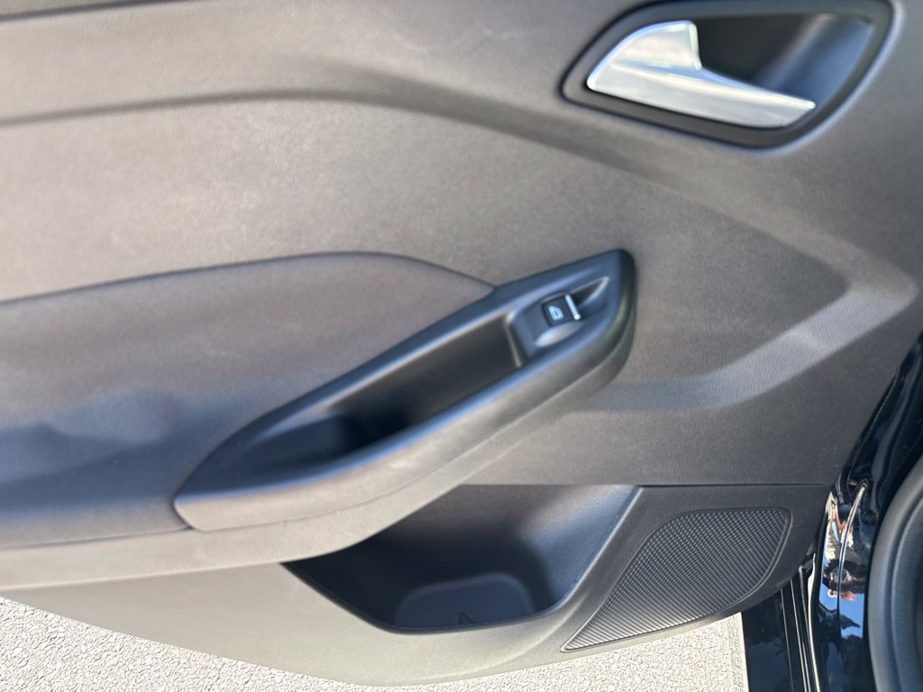 Used 2018 Ford Focus ST FWD image 12
