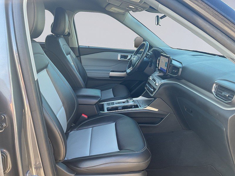 Used 2023 Ford Explorer XLT w/ Equipment Group 202A RWD image 10