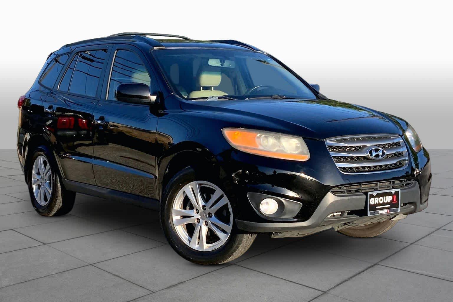 Used 2012 Hyundai Santa Fe Limited w/ Navigation Pkg 4 FWD image 3